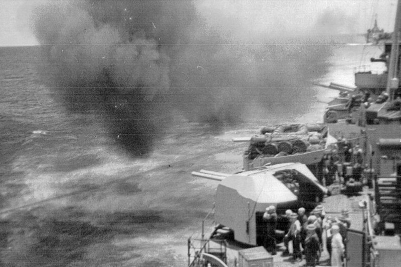 X turret bpmbarding Kamaishi on August 9, 1944
