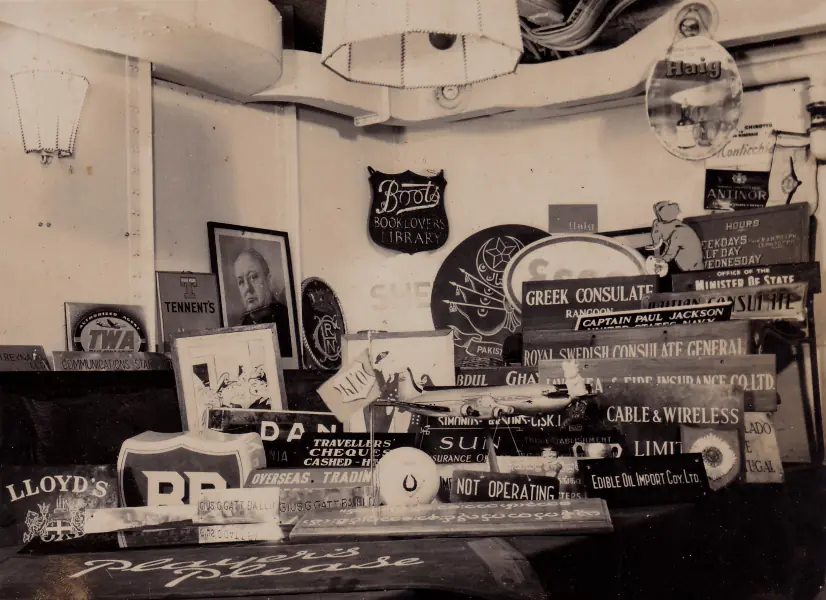 Midshipmen's signboard collection